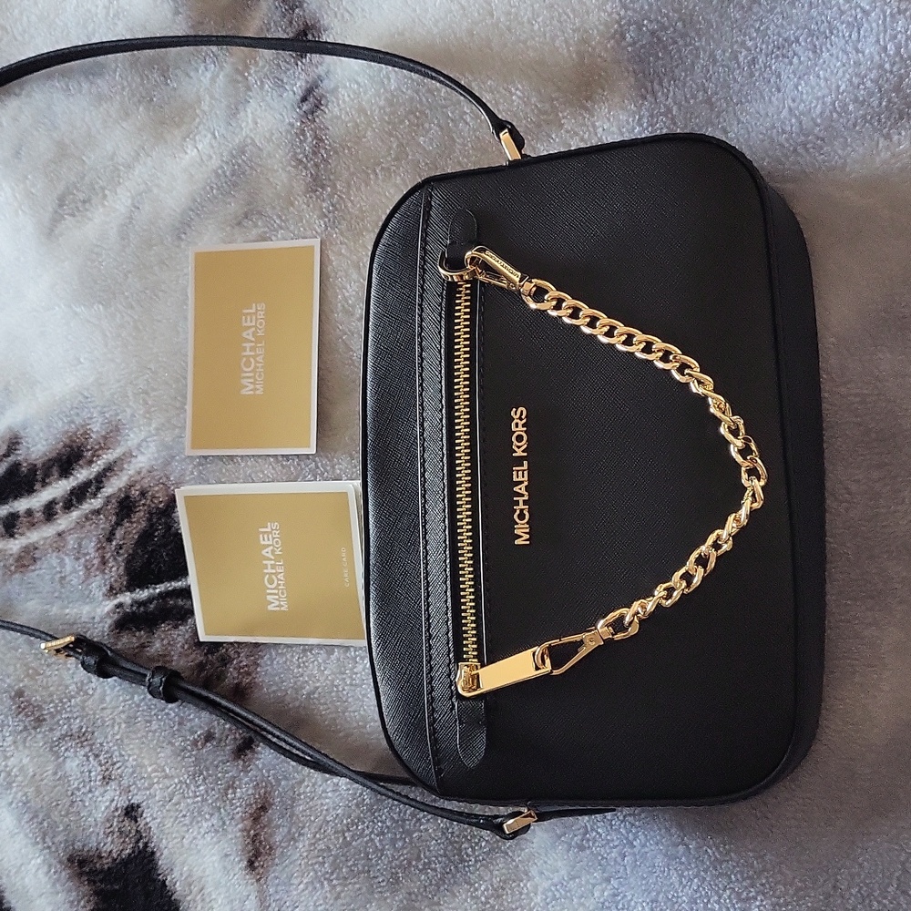 Micheal kors crossbody bag